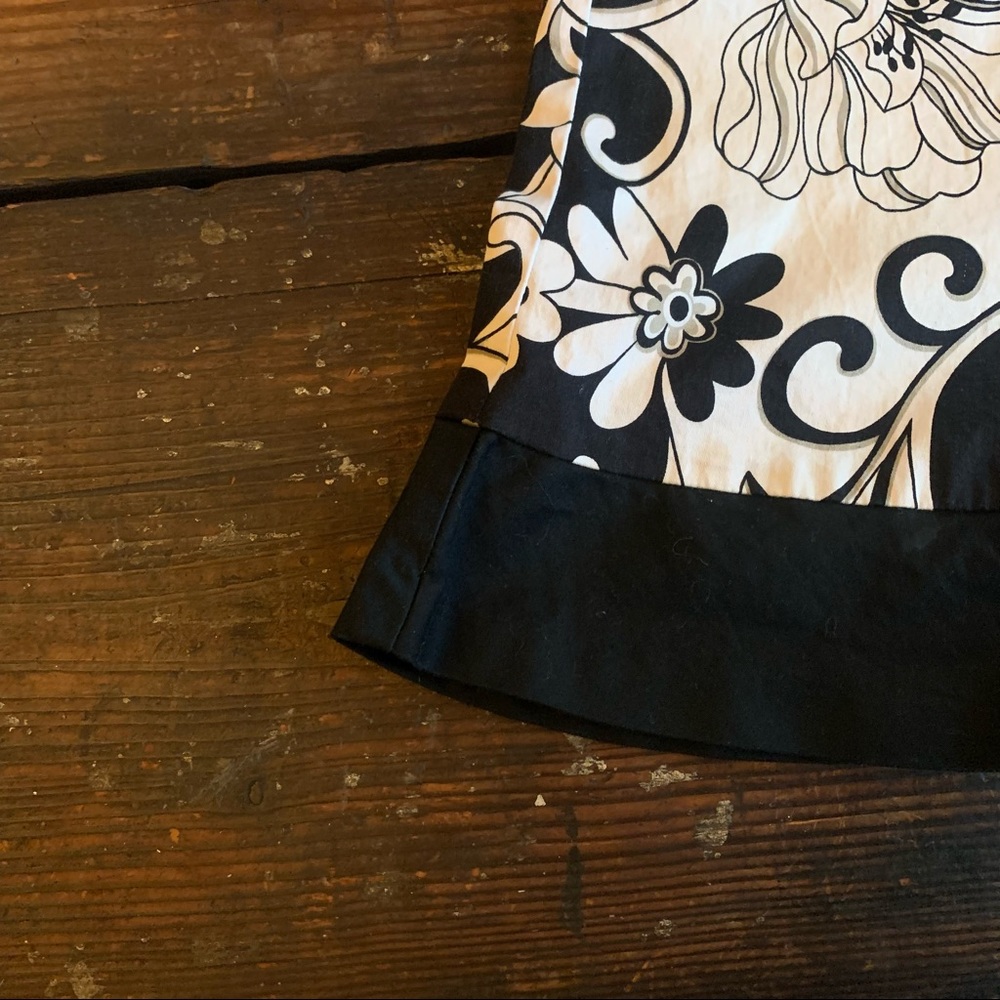 Black and white floral a line skirt sz 14 - Picture 4 of 6